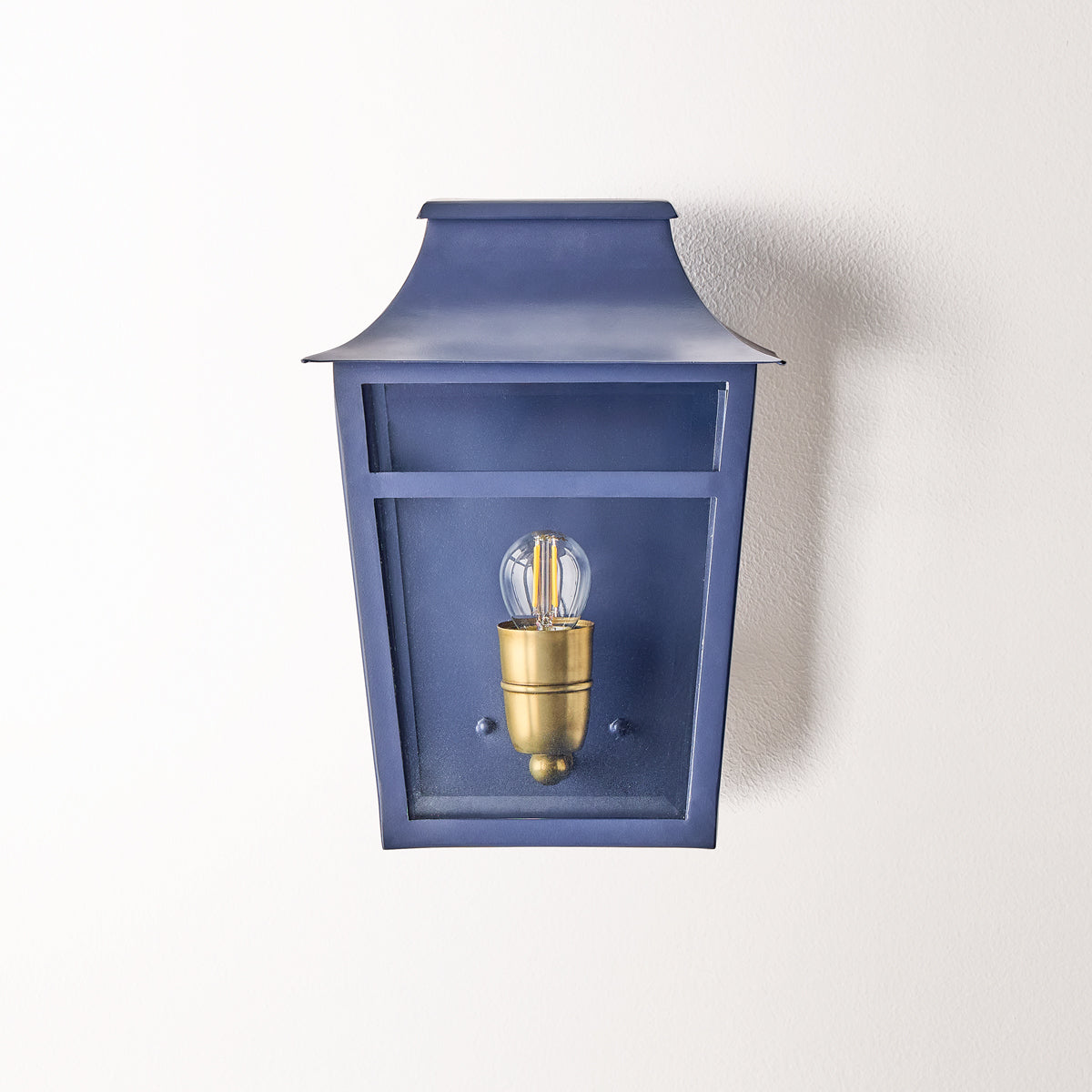Majorelle wall sconce in blue