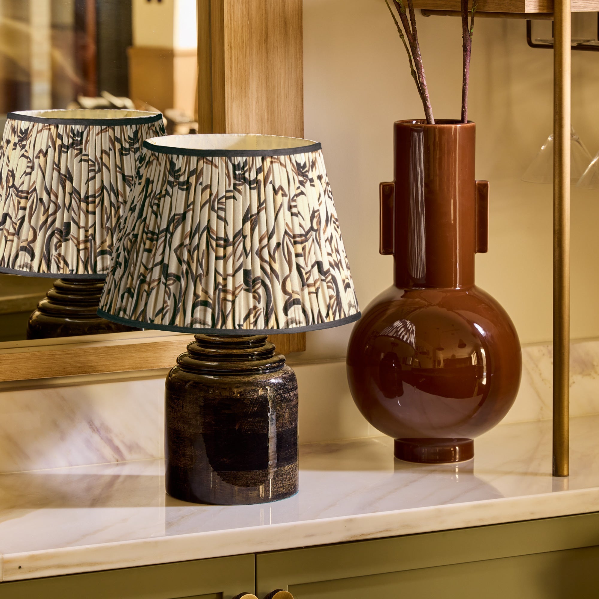 Hive cordless table lamp in brown gloss